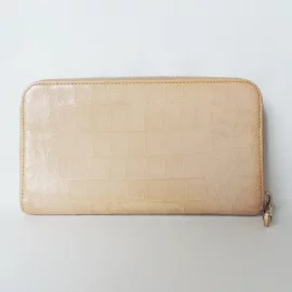 Miu Miu Long Wallet Embossed Leather Round Zipper Beige Cream - Picture 2 of 6